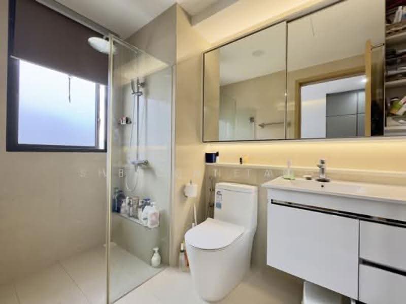 Twin Waterfalls, 108 Punggol Walk, Hougang / Punggol / Sengkang, 4 Bedrooms, 1,378 sqft, Condominium For Rent, by Vincent Tan, 500278624 - Bathroom - PropertyGuru.com.sg