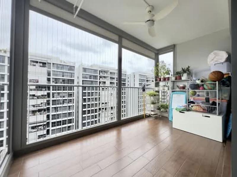 Twin Waterfalls, 108 Punggol Walk, Hougang / Punggol / Sengkang, 4 Bedrooms, 1,378 sqft, Condominium For Rent, by Vincent Tan, 500278624 - Balcony - PropertyGuru.com.sg