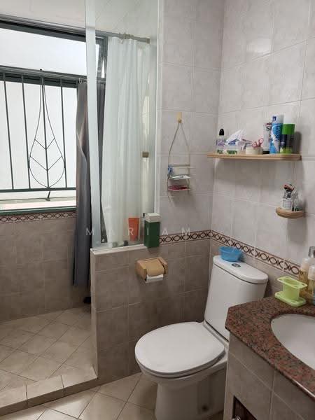Yew Mei Green, 50 Choa Chu Kang North 6, Dairy Farm / Bukit Panjang / Choa Chu Kang, 3 Bedrooms, 1,335 sqft, Condominium For Sale, by Mariam ., 500278627 - Bathroom - PropertyGuru.com.sg