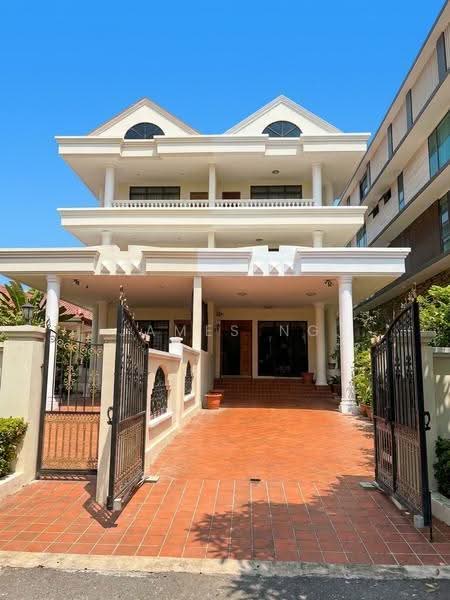Paya Lebar Crescent, Paya Lebar Crescent, Hougang / Punggol / Sengkang, 6 Bedrooms, 5,600 sqft, Semi-Detached House For Sale, by James Ng, 500278630 - Exterior - PropertyGuru.com.sg