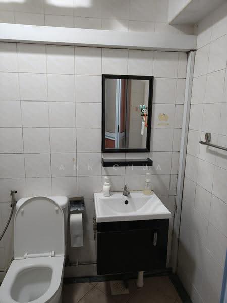 142 Rivervale Crescent, 142 Rivervale Crescent, Hougang / Punggol / Sengkang, Room Rental, 20 sqft, HDB Flat For Rent, by Ann Chua, 500278634 - Bathroom - PropertyGuru.com.sg