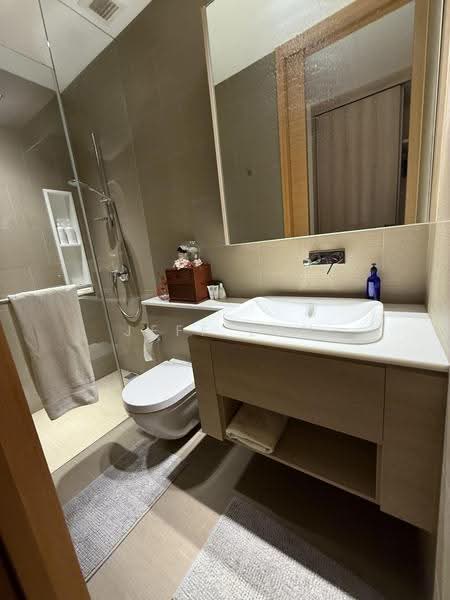 The Crest, 103 Prince Charles Crescent, Alexandra / Commonwealth, Room Rental, 120 sqft, Condominium For Rent, by Jeff Loh, 500278642 - Bathroom - PropertyGuru.com.sg