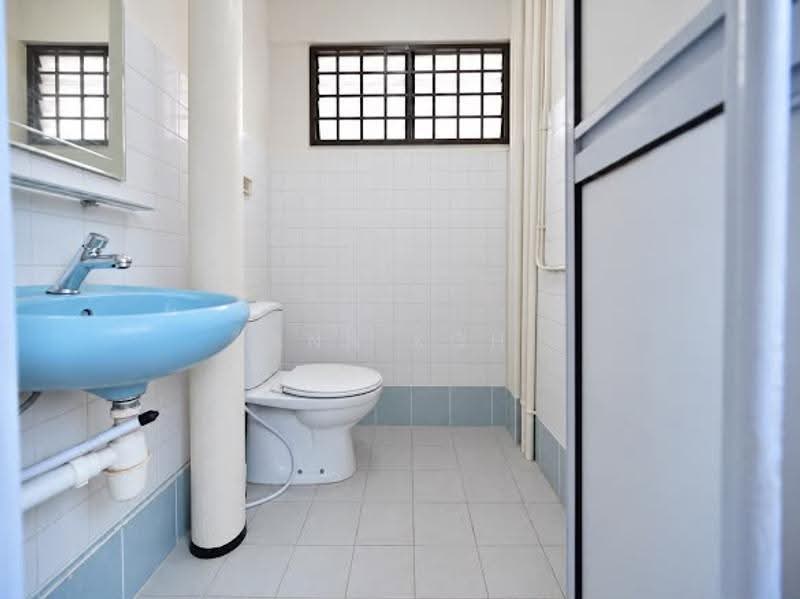 157 Bukit Batok Street 11, Dairy Farm / Bukit Panjang / Choa Chu Kang, 1,593 sqft, Shop / Shophouse For Sale, by Ann Koh, 500278643 - Bathroom - CommercialGuru.com.sg