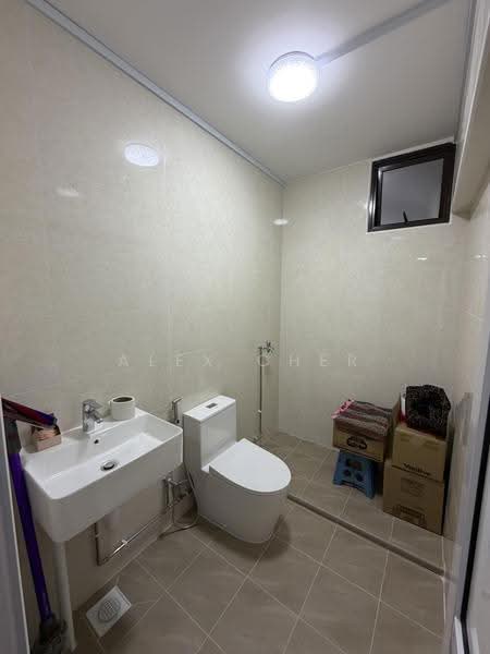 290F Bukit Batok Street 24, 290F Bukit Batok Street 24, Dairy Farm / Bukit Panjang / Choa Chu Kang, 3 Bedrooms, 1,291 sqft, HDB Flat For Sale, by Alex Cher, 500278657 - Bathroom - PropertyGuru.com.sg