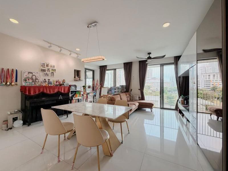 Sky Habitat, 7 Bishan Street 15, Ang Mo Kio / Bishan / Thomson, 2 Bedrooms, 1,292 sqft, Condominium For Sale, by Alexis Quek, 500278661 - Living Room - PropertyGuru.com.sg