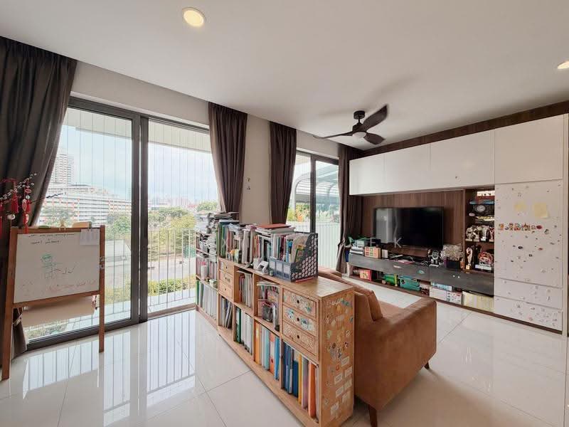 Sky Habitat, 7 Bishan Street 15, Ang Mo Kio / Bishan / Thomson, 2 Bedrooms, 1,292 sqft, Condominium For Sale, by Alexis Quek, 500278661 - Living Room - PropertyGuru.com.sg