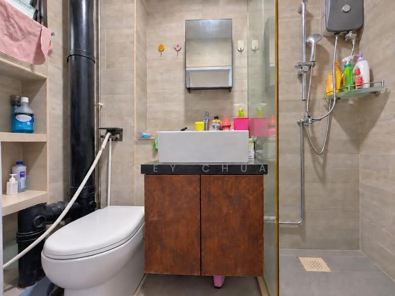 232 Pasir Ris Drive 4, 232 Pasir Ris Drive 4, Pasir Ris / Tampines, 4 Bedrooms, 1,378 sqft, HDB Flat For Sale, by Joey Chua, 500278669 - Master Bathroom - PropertyGuru.com.sg