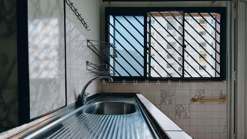 540 Bukit Batok Street 52, 540 Bukit Batok Street 52, Dairy Farm / Bukit Panjang / Choa Chu Kang, 2 Bedrooms, 786 sqft, HDB Flat For Sale, by Mirza Subari, 500278675 - Kitchen - PropertyGuru.com.sg
