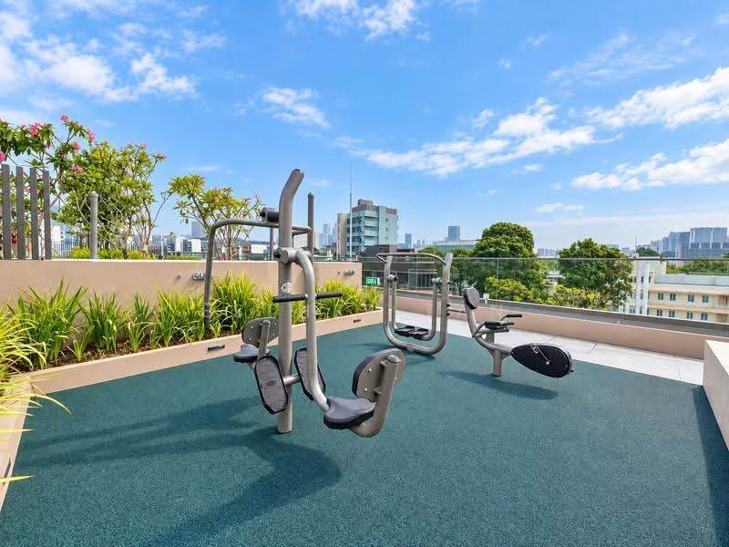 Orchard Sophia, 128 Sophia Road, Orchard / River Valley, 1 Bedroom, 474 sqft, Condominium For Rent, by Esther Tan, 500278676 - Outdoor Fitness Area - PropertyGuru.com.sg