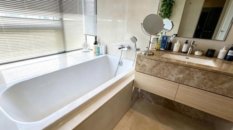 Concourse Skyline, 300 Beach Road, Beach Road / Bugis / Rochor, 3 Bedrooms, 1,421 sqft, Condominium For Sale, by April Liu, 500278678 - PropertyGuru.com.sg