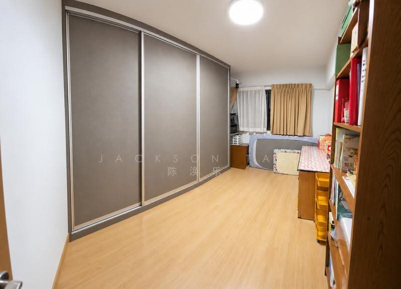 108 Jalan Bukit Merah, 108 Jalan Bukit Merah, Alexandra / Commonwealth, 2 Bedrooms, 796 sqft, HDB Flat For Sale, by Jackson Tan 陈涣乐, 500278681 - Bedroom - PropertyGuru.com.sg
