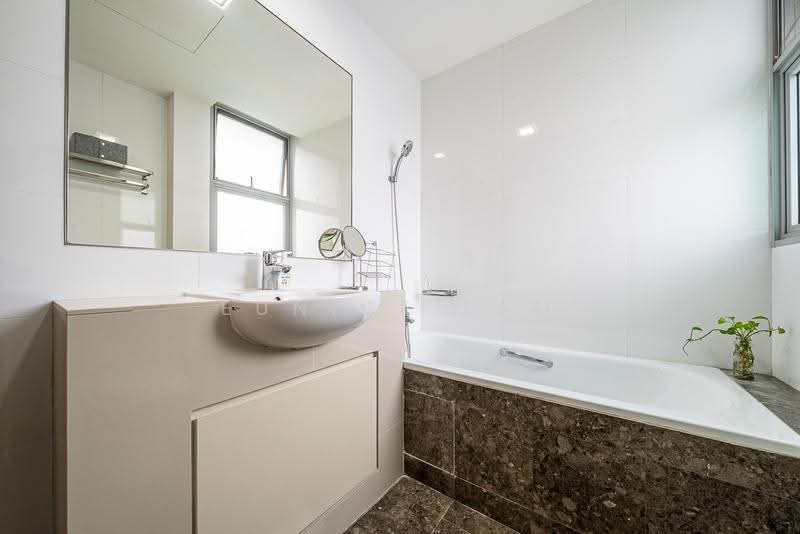 The Elysia, 6 Mar Thoma Road, Balestier / Toa Payoh, 3 Bedrooms, 1,163 sqft, Condominium For Sale, by Eunice Lam, 500278684 - Bathroom - PropertyGuru.com.sg