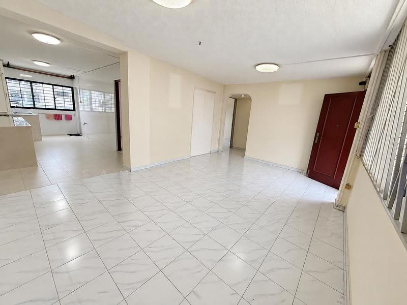 840 Tampines Street 82, 840 Tampines Street 82, Pasir Ris / Tampines, 3 Bedrooms, 904 sqft, HDB Flat For Sale, by Samantha Liew, 500278697 - Living Room - PropertyGuru.com.sg