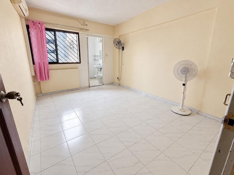 840 Tampines Street 82, 840 Tampines Street 82, Pasir Ris / Tampines, 3 Bedrooms, 904 sqft, HDB Flat For Sale, by Samantha Liew, 500278697 - Master - PropertyGuru.com.sg