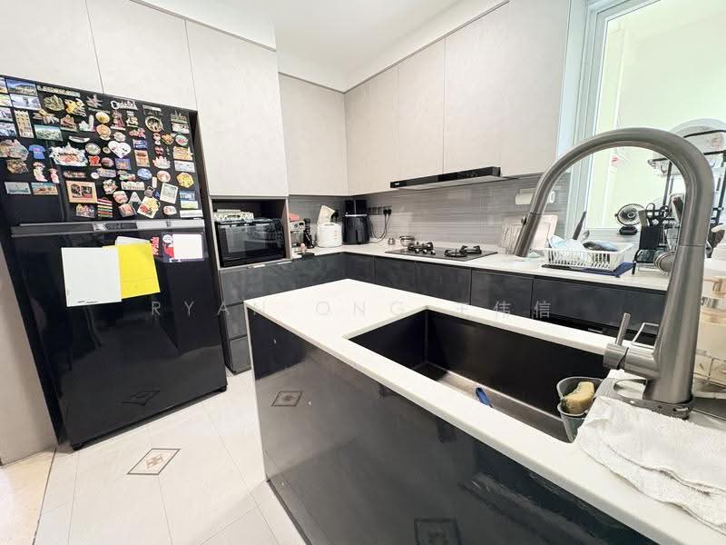 Edelweiss Park Condo, 90 Flora Road, Changi Airport / Changi Village, 3 Bedrooms, 1,281 sqft, Condominium For Sale, by Ryan Ong 王伟信, 500278699 - Kitchen - PropertyGuru.com.sg