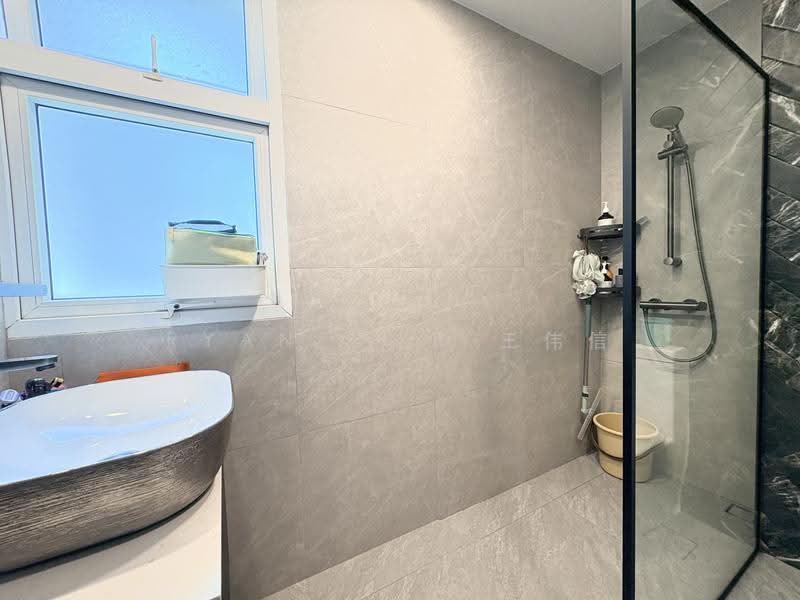 Edelweiss Park Condo, 90 Flora Road, Changi Airport / Changi Village, 3 Bedrooms, 1,281 sqft, Condominium For Sale, by Ryan Ong 王伟信, 500278699 - Bathroom - PropertyGuru.com.sg
