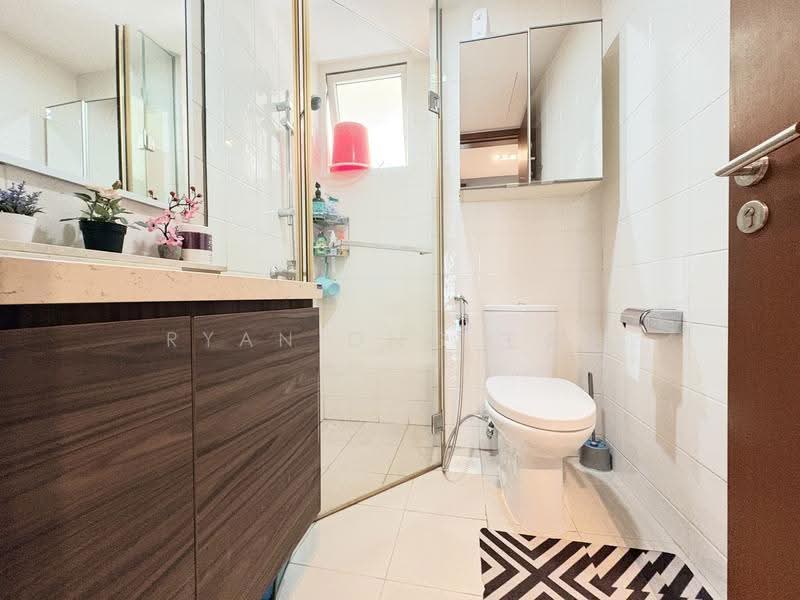 Edelweiss Park Condo, 90 Flora Road, Changi Airport / Changi Village, 3 Bedrooms, 1,281 sqft, Condominium For Sale, by Ryan Ong 王伟信, 500278699 - Bathroom - PropertyGuru.com.sg