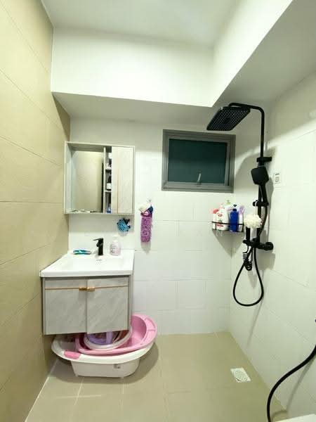 519C Tampines Central 8, 519C Tampines Central 8, Pasir Ris / Tampines, 3 Bedrooms, 904 sqft, HDB Flat For Rent, by Greg Pan, 500278702 - Bathroom - PropertyGuru.com.sg