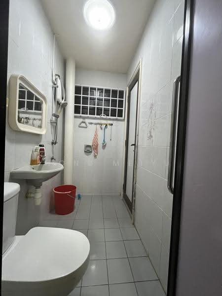 Avila Terrace, Mariam Way, Changi Airport / Changi Village, 6 Bedrooms, 3,000 sqft, Terraced House For Rent, by Hong Meiyu, 500278705 - Bathroom - PropertyGuru.com.sg