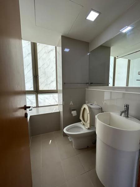 The Quartz, 51 Compassvale Bow, Hougang / Punggol / Sengkang, Room Rental, 200 sqft, Condominium For Rent, by Tricia Tay, 500278708 - Bathroom - PropertyGuru.com.sg