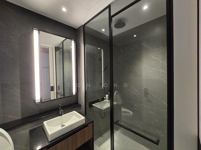 Petit Jervois, 33 Jervois Road, Tanglin / Holland / Bukit Timah, 2 Bedrooms, 818 sqft, Condominium For Rent, by Ton Ong, 500278709 - Bathroom - PropertyGuru.com.sg