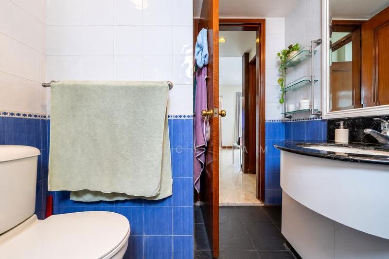 Windermere, 32 Choa Chu Kang Street 64, Dairy Farm / Bukit Panjang / Choa Chu Kang, 5 Bedrooms, 2,756 sqft, Condominium For Sale, by Eunice Lam, 500278716 - Bathroom - PropertyGuru.com.sg