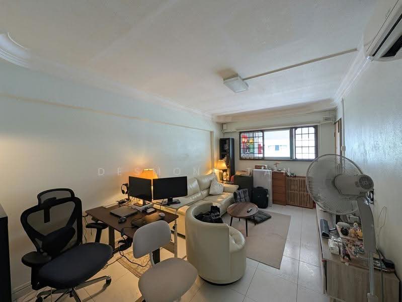 420 Tampines Street 41, 420 Tampines Street 41, Pasir Ris / Tampines, 2 Bedrooms, 800 sqft, HDB Flat For Rent, by Desmond Tan, 500278737 - Living Room - PropertyGuru.com.sg