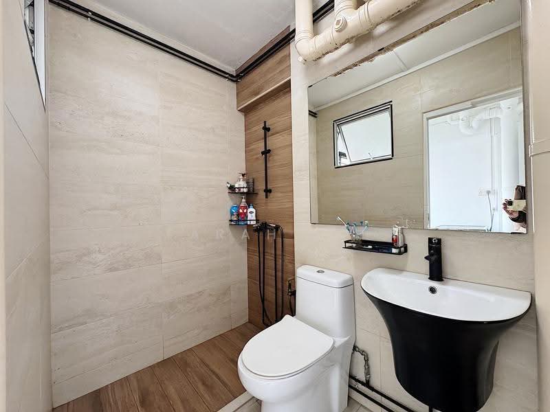 897A Woodlands Drive 50, 897A Woodlands Drive 50, Admiralty / Woodlands, 3 Bedrooms, 1,066 sqft, HDB Flat For Sale, by Farah Ali, 500278773 - Common Bathroom - PropertyGuru.com.sg