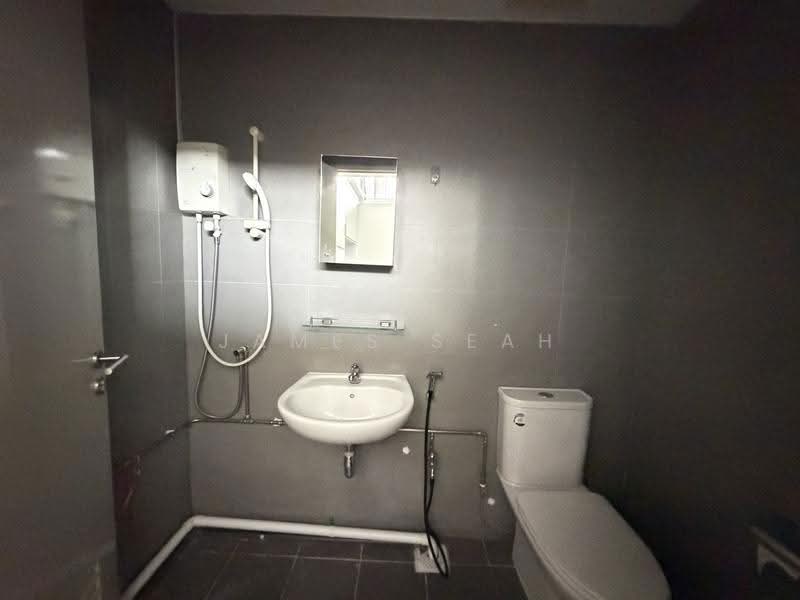 CT Hub 2, 114 Lavender Street, Balestier / Toa Payoh, 1,884 sqft, Light Industrial (B1) For Rent, by James Seah, 500278775 - Bathroom - CommercialGuru.com.sg