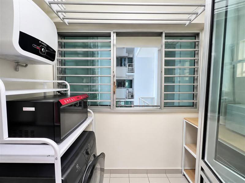 505C Yishun Street 51, 505C Yishun Street 51, Sembawang / Yishun, 3 Bedrooms, 990 sqft, HDB Flat For Rent, by Julian Li, 500278779 - Balcony - PropertyGuru.com.sg