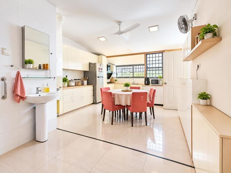 Freehold Renovated Terrace in Katong, Bedok / Upper East Coast, 5 Bedrooms, 2,500 sqft, Terraced House For Sale, by Derrick Tee, 500278788 - Kitchen - PropertyGuru.com.sg