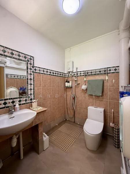 452 Sin Ming Avenue, 452 Sin Ming Avenue, Ang Mo Kio / Bishan / Thomson, 4 Bedrooms, 1,560 sqft, HDB Flat For Sale, by Branden Lee, 500278800 - Master Bathroom - PropertyGuru.com.sg