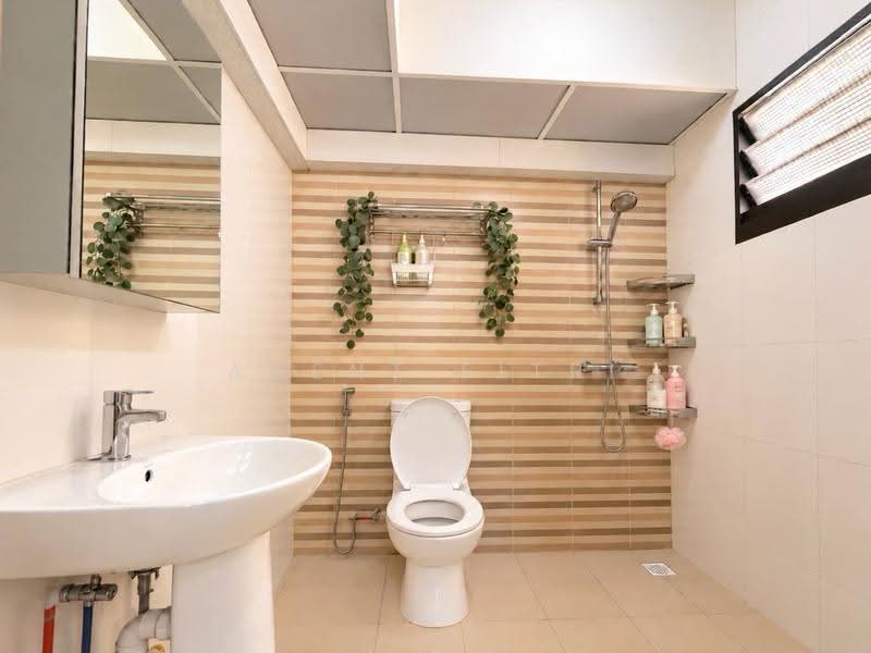 415D Northshore Drive, 415D Northshore Drive, Hougang / Punggol / Sengkang, 3 Bedrooms, 1,022 sqft, HDB Flat For Sale, by Agent Fitri, 500278811 - Master Bathroom - PropertyGuru.com.sg