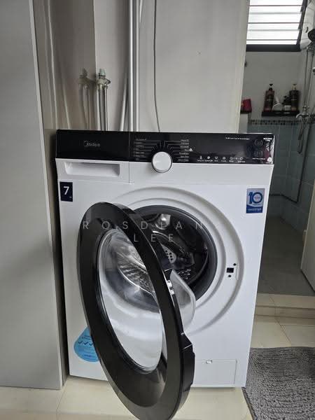 345 Clementi Avenue 5, 345 Clementi Avenue 5, Buona Vista / West Coast / Clementi New Town, Studio, 360 sqft, HDB Flat For Rent, by Rosdiana Lee, 500278815 - Bathroom - PropertyGuru.com.sg