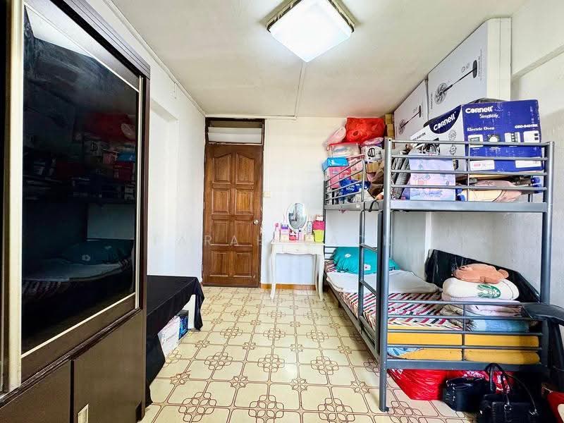 554 Bedok North Street 3, 554 Bedok North Street 3, Bedok / Upper East Coast, 2 Bedrooms, 732 sqft, HDB Flat For Sale, by Farah Zack, 500278820 - Bedroom - PropertyGuru.com.sg