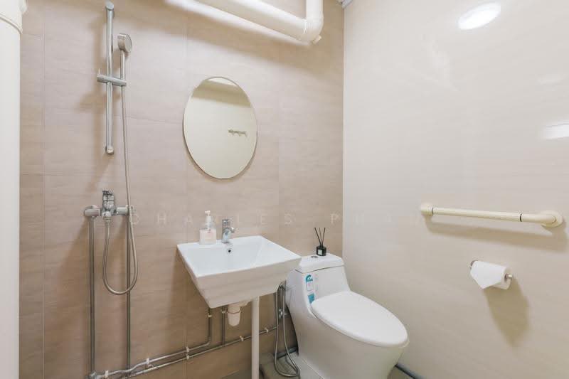 607 Choa Chu Kang Street 62, 607 Choa Chu Kang Street 62, Dairy Farm / Bukit Panjang / Choa Chu Kang, 4 Bedrooms, 1,453 sqft, HDB Flat For Sale, by Charles Phan, 500278830 - Bathroom - PropertyGuru.com.sg