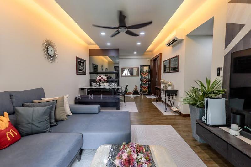 Whitewater, 25 Pasir Ris Street 72, Pasir Ris / Tampines, 3 Bedrooms, 1,195 sqft, Condominium For Sale, by Sani Faisal, 500278835 - Living Room - PropertyGuru.com.sg