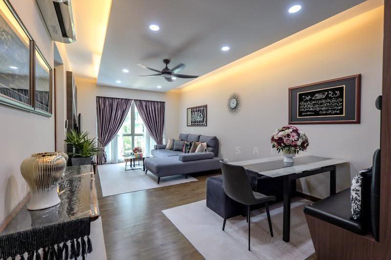 Whitewater, 25 Pasir Ris Street 72, Pasir Ris / Tampines, 3 Bedrooms, 1,195 sqft, Condominium For Sale, by Sani Faisal, 500278835 - Living Room - PropertyGuru.com.sg