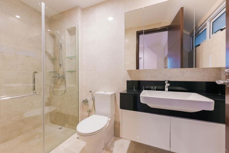 Wareham Goodman Wilkinson Crescent Arthur Road, East Coast / Marine Parade, 5 Bedrooms, 5,500 sqft, Semi-Detached House For Rent, by Claire Lim, 500278845 - Bathroom - PropertyGuru.com.sg