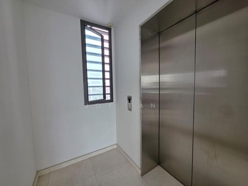 8 Saint Thomas, 8 Saint Thomas Walk, Orchard / River Valley, 4 Bedrooms, 1,755 sqft, Condominium For Sale, by Joy Tan, 500278850 - Corridor - PropertyGuru.com.sg