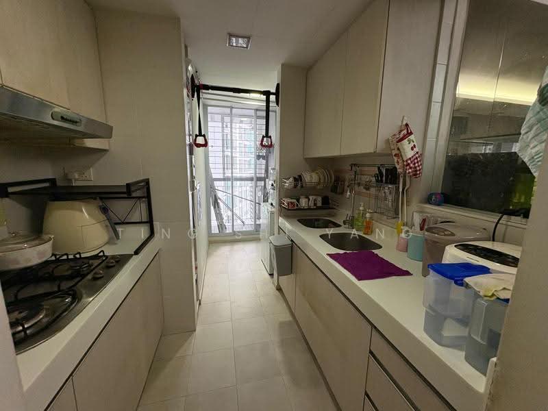 The Quartz, 51 Compassvale Bow, Hougang / Punggol / Sengkang, 3 Bedrooms, 1,216 sqft, Condominium For Sale, by Ting Shi Yang, 500278851 - Kitchen - PropertyGuru.com.sg