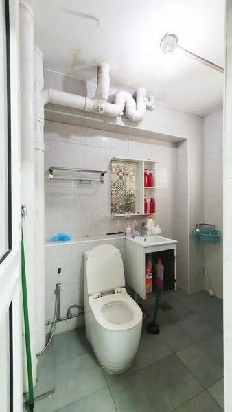 841 Jurong West Street 81, 841 Jurong West Street 81, Boon Lay / Jurong / Tuas, 4 Bedrooms, 1,582 sqft, HDB Flat For Sale, by Ina Sultan, 500278852 - Bathroom - PropertyGuru.com.sg