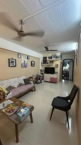 Blk 114 Potong Pasir Avenue 1, 114 Potong Pasir Avenue 1, Macpherson / Potong Pasir, 2 Bedrooms, 721 sqft, HDB Flat For Sale, by Sam Lee, 500278854 - Living Room - PropertyGuru.com.sg
