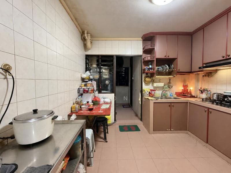 568 Hougang Street 51, 568 Hougang Street 51, Hougang / Punggol / Sengkang, 3 Bedrooms, 1,270 sqft, HDB Flat For Sale, by Brandon Lee, 500278858 - Kitchen - PropertyGuru.com.sg