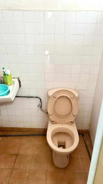 Blk 632 Hougang Avenue 8, Hougang Avenue 8, 2 Bedrooms, 689 sqft, HDB Flat For Sale, by Sunny Tan, 500278861 - Bathroom - PropertyGuru.com.sg