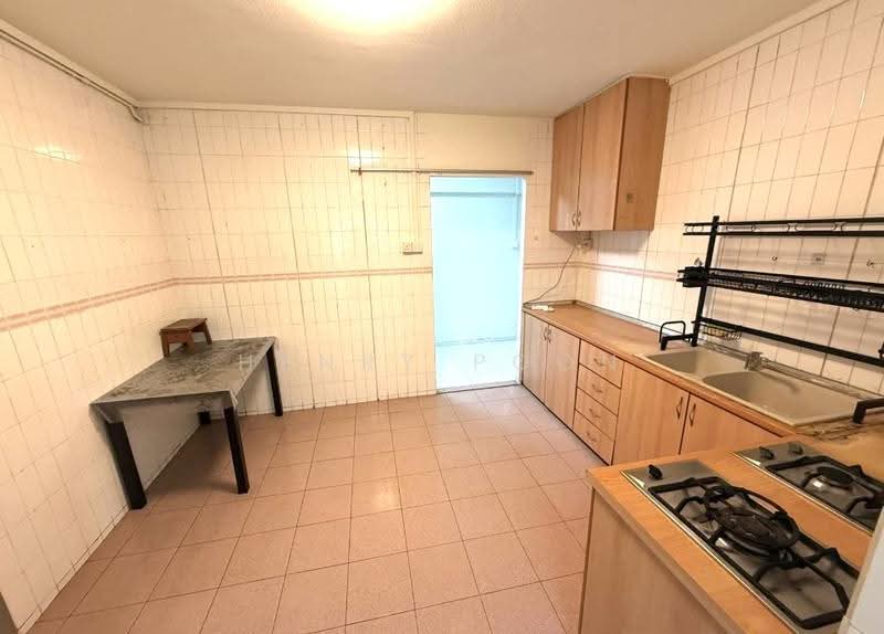 436 Hougang Avenue 8, 436 Hougang Avenue 8, Hougang / Punggol / Sengkang, 3 Bedrooms, 969 sqft, HDB Flat For Rent, by Henry Poon, 500278869 - Kitchen - PropertyGuru.com.sg