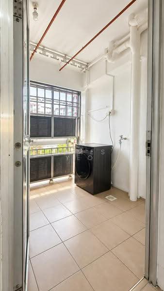 157 Jalan Teck Whye, 157 Jalan Teck Whye, Dairy Farm / Bukit Panjang / Choa Chu Kang, 3 Bedrooms, 1,076 sqft, HDB Flat For Sale, by James Yeo, 500278907 - Balcony - PropertyGuru.com.sg