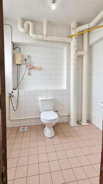 157 Jalan Teck Whye, 157 Jalan Teck Whye, Dairy Farm / Bukit Panjang / Choa Chu Kang, 3 Bedrooms, 1,076 sqft, HDB Flat For Sale, by James Yeo, 500278907 - Bathroom - PropertyGuru.com.sg