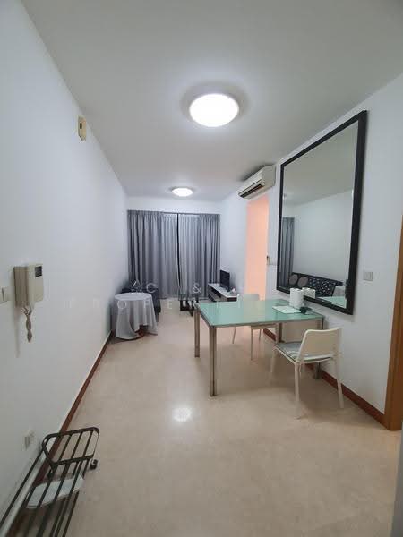 One Oxley Rise, 1 Oxley Rise, Orchard / River Valley, 1 Bedroom, 754 sqft, Apartment For Sale, by REBECCA, 500278913 - Living Room - PropertyGuru.com.sg
