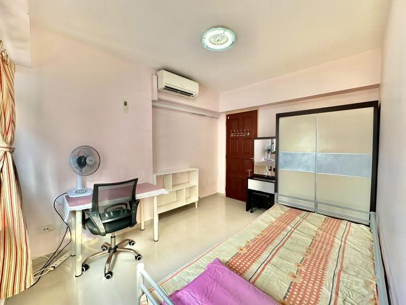 145 Lorong 2 Toa Payoh, 145 Lorong 2 Toa Payoh, Balestier / Toa Payoh, Room Rental, 100 sqft, HDB Flat For Rent, by Kenneth Tan, 500278915 - Bedroom - PropertyGuru.com.sg